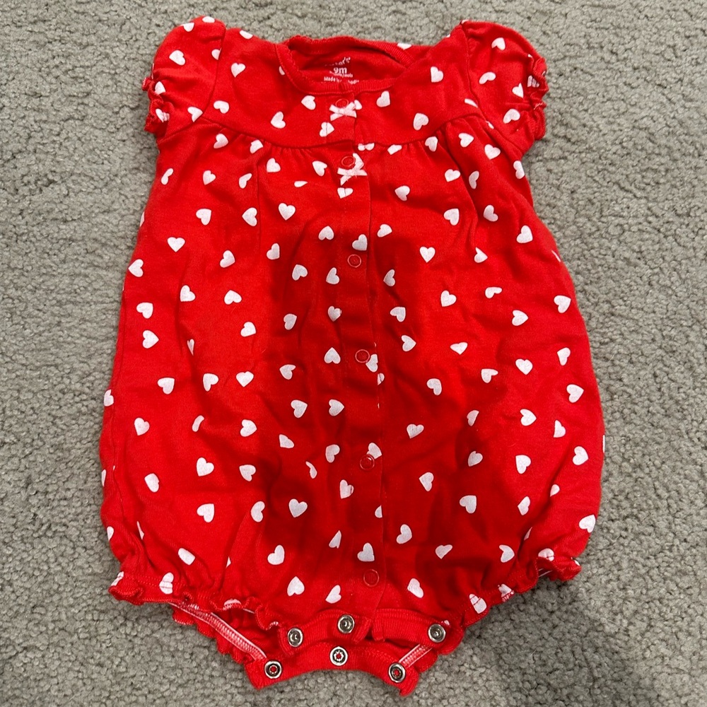 SEVERAL ITEMS! 
Set of 4, 9mo Summer Outfits